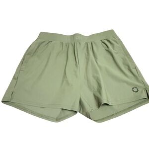 NWT Haus Essential Green Shorts Size M.